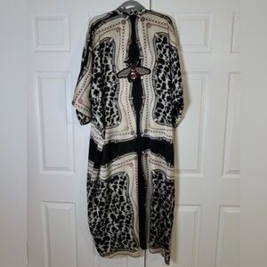 Elegant Women's Kimono Shirt - Black and Cream